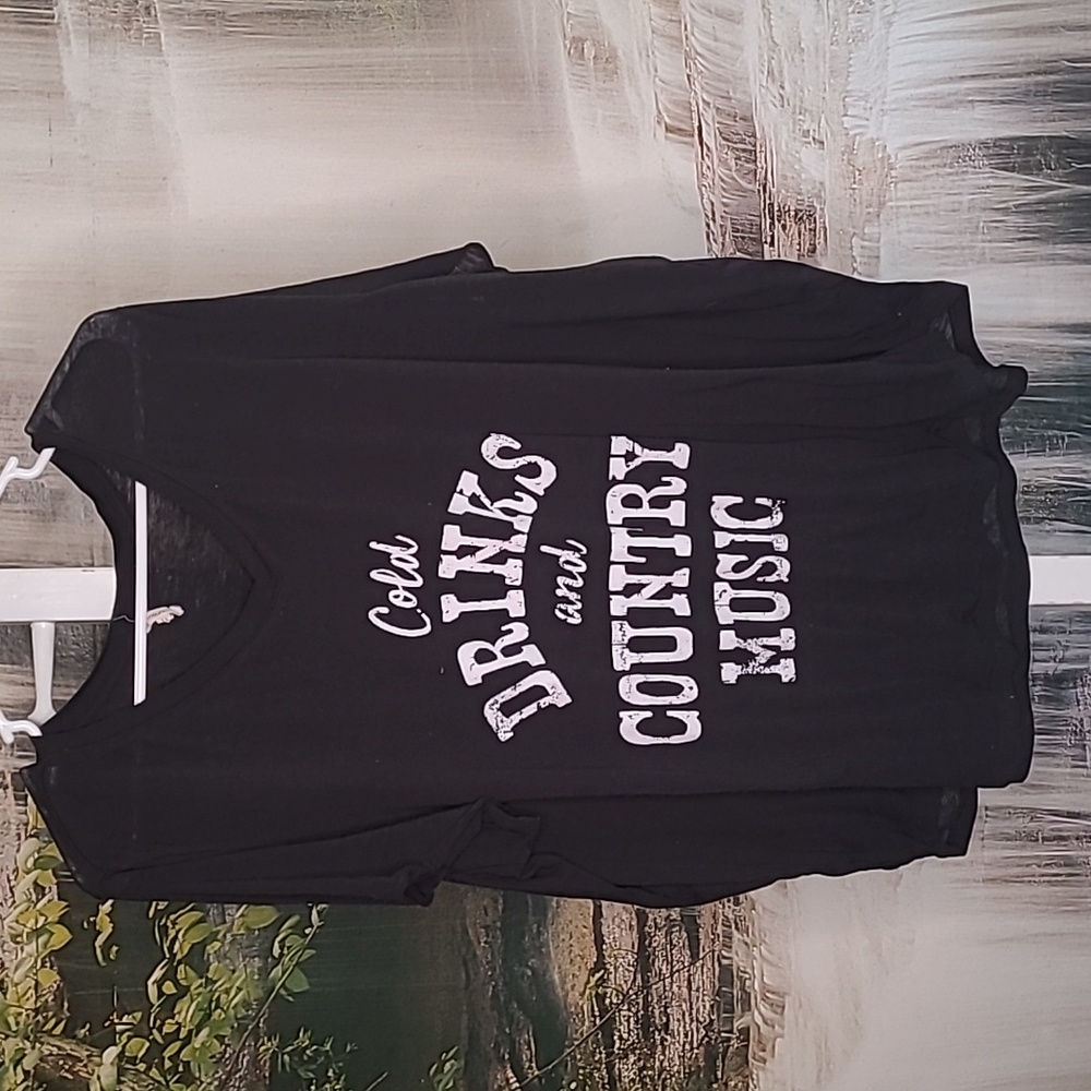 Maurices Womens 2X Cold Drinks and Country Music short sleeve black Tshirt